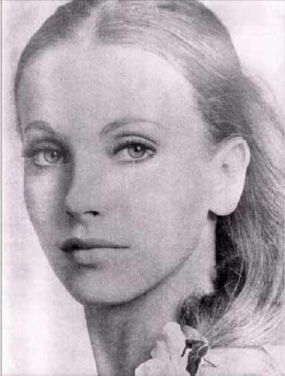 _-- ADA APA ANTARA HITLER DAN SOSOK WANITA CANTIK MISTERIUS ? --__