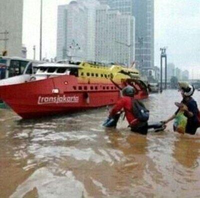 Meme Jakarta Banjir Hebohkan Dunia Maya