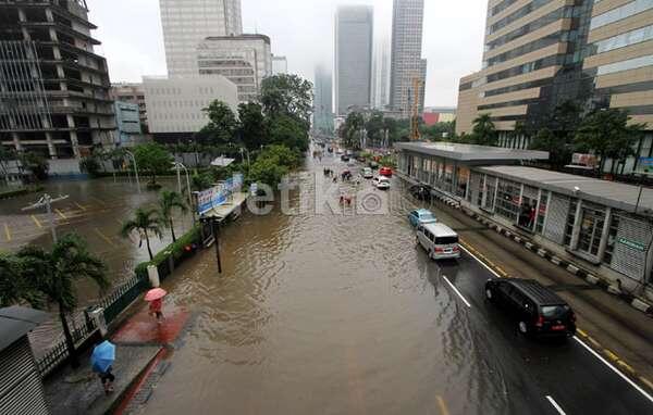 &#91;KUMPULAN FOTO&#93; Jakarta Dikepung Banjir