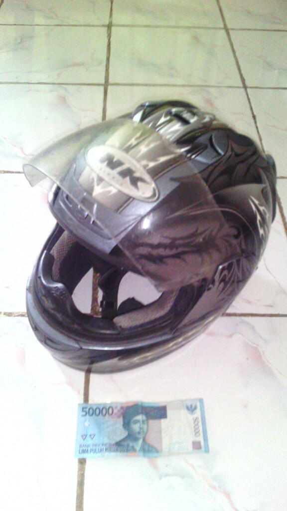 ini Helm ink Full Face pengen Barter bb / blackberry gsm | Bandung