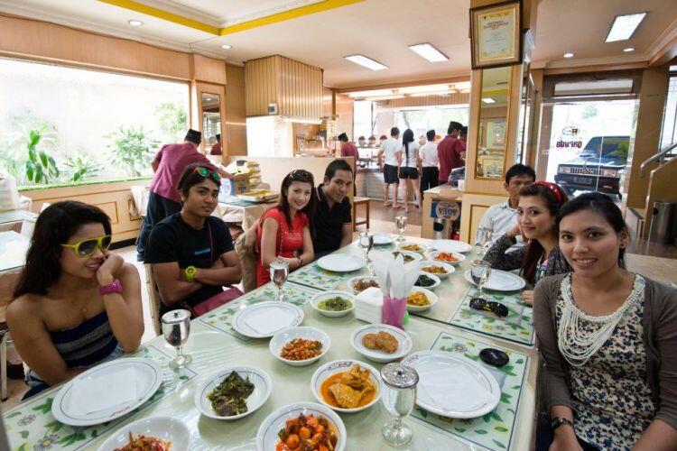 13 Alasan Mengapa Nasi Padang Akan Jadi Teman Setiamu