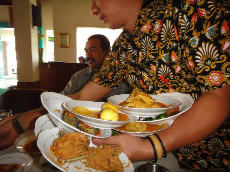 13 Alasan Mengapa Nasi Padang Akan Jadi Teman Setiamu