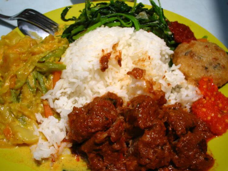 13 Alasan Mengapa Nasi Padang Akan Jadi Teman Setiamu