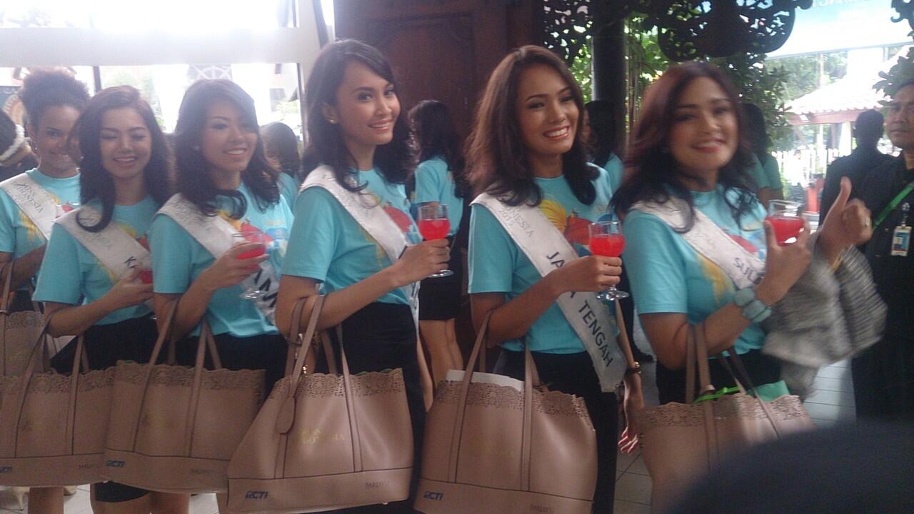 &#91;seputarINFO&#93; Foto Kunjungan Miss Indonesia 2015 ke Perusahaan Sariayu Martha Tilaar