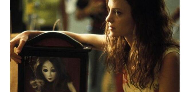 10 Boneka Menyeramkan yang di pake Film Horor