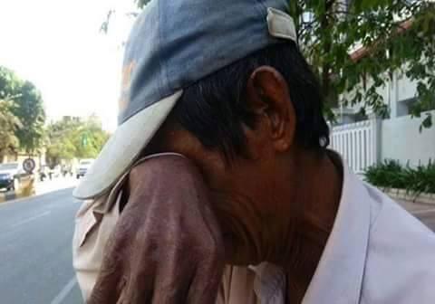 Jangan menangis Bapak, ini hanyalah cobaan Tuhan..