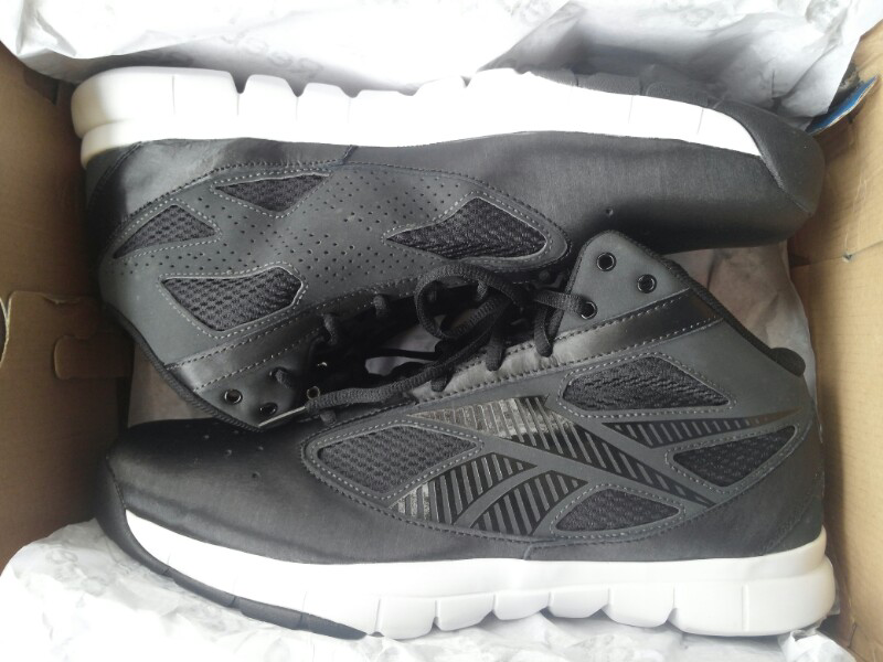Sepatu Outdoor Adidas: Duramo Goretex, Jawpaw, Kurobe, Hydroterra Shandal, Slip On