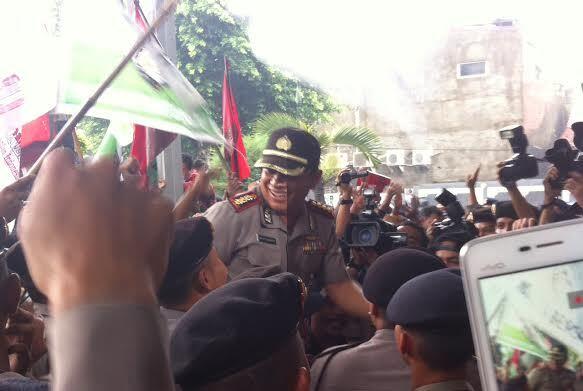 &#91;Mirip syp ya&#93;Begini Ketika Polisi Merayakan Kemenangan Komjen BG di PN Jaksel