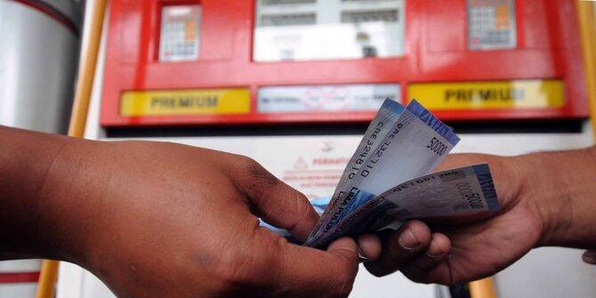Nestapa hidup di desa, jalanan rusak sampai tak ada listrik