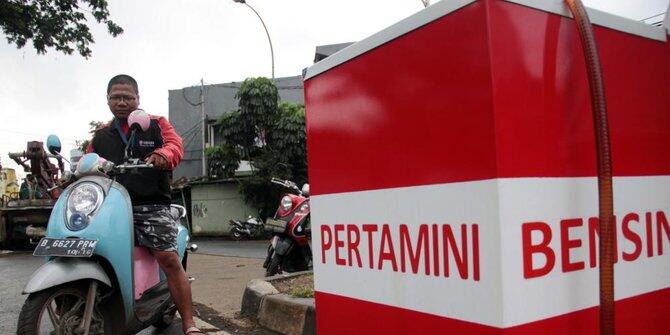 Nestapa hidup di desa, jalanan rusak sampai tak ada listrik