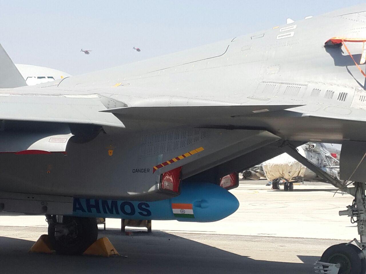 (foto) Ready To Fly: Su-30MKI With BrahMos