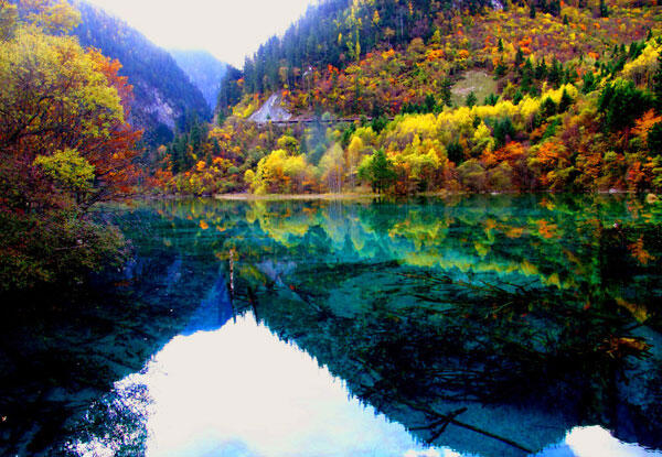 Melihat Keindahan Lembah Jiuzhaigou