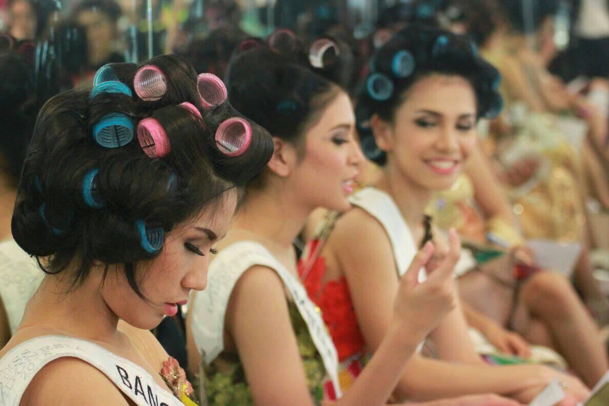 KUMPULAN FOTO ACARA MISS INDONESIA 2015 BERSAMA SARIAYU MARTHA TILAAR