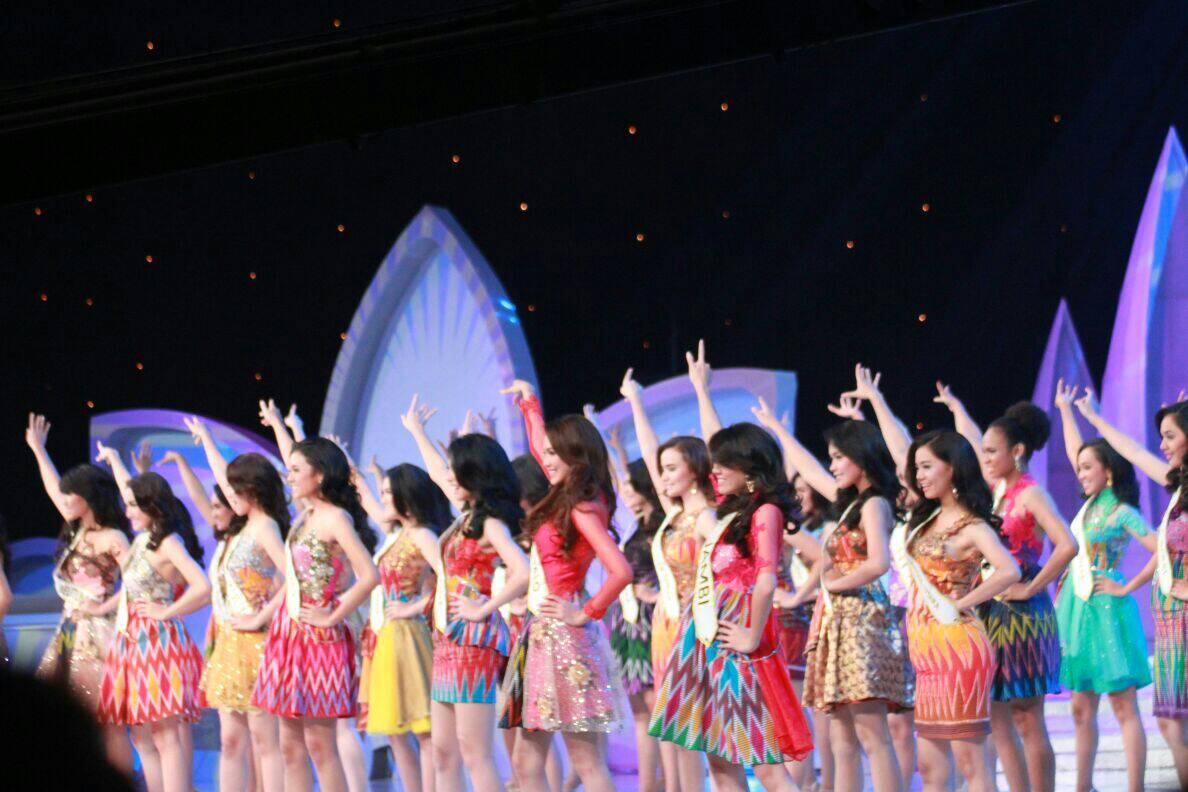 KUMPULAN FOTO ACARA MISS INDONESIA 2015 BERSAMA SARIAYU MARTHA TILAAR