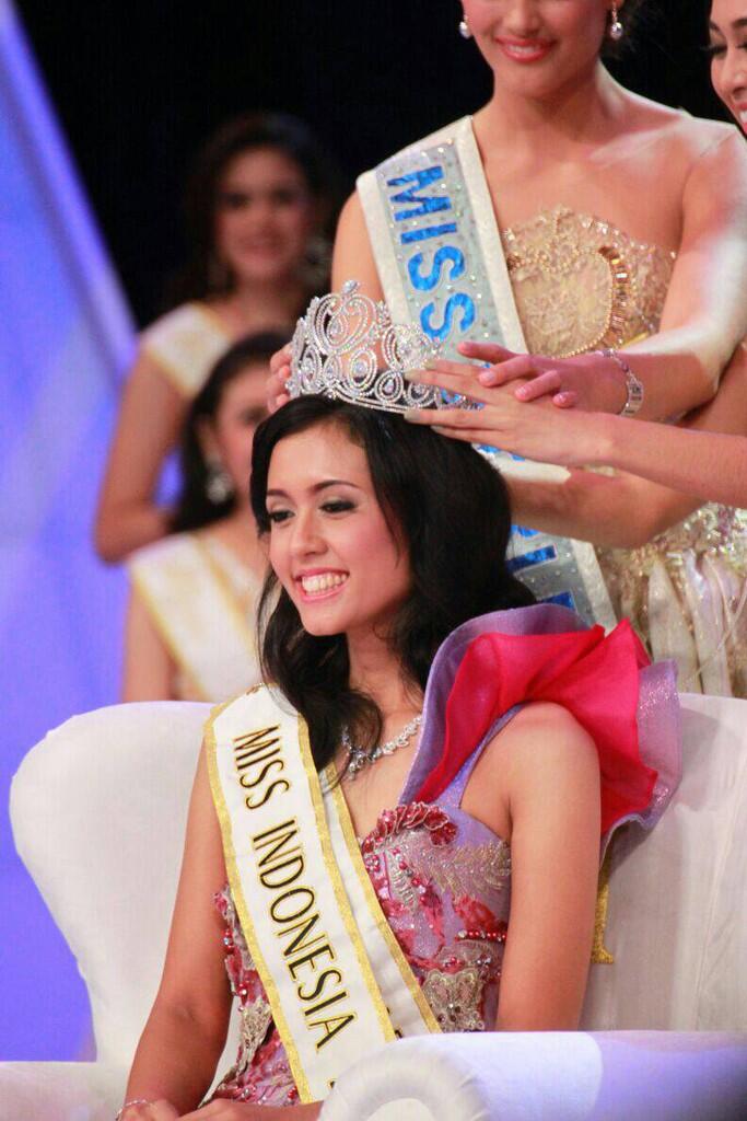 KUMPULAN FOTO ACARA MISS INDONESIA 2015 BERSAMA SARIAYU MARTHA TILAAR