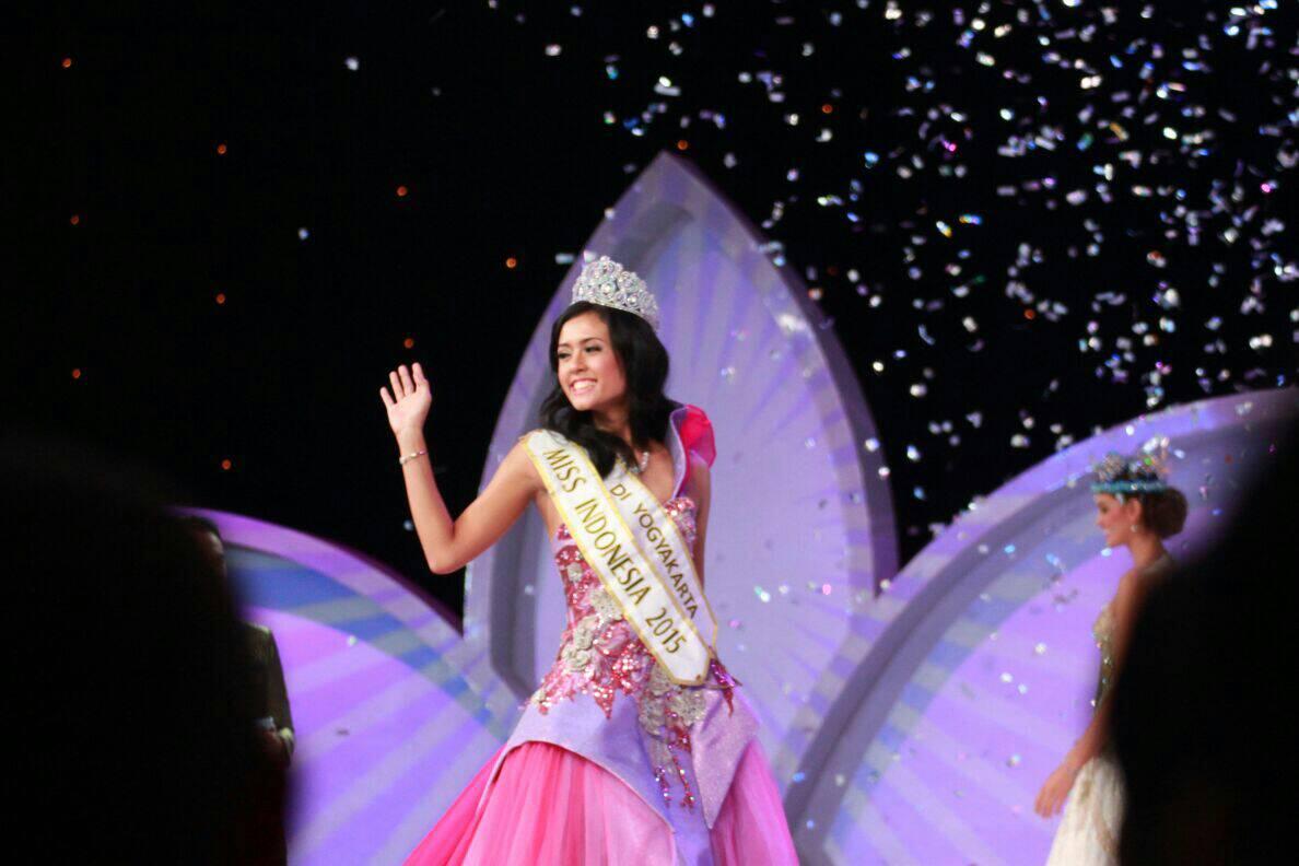KUMPULAN FOTO ACARA MISS INDONESIA 2015 BERSAMA SARIAYU MARTHA TILAAR