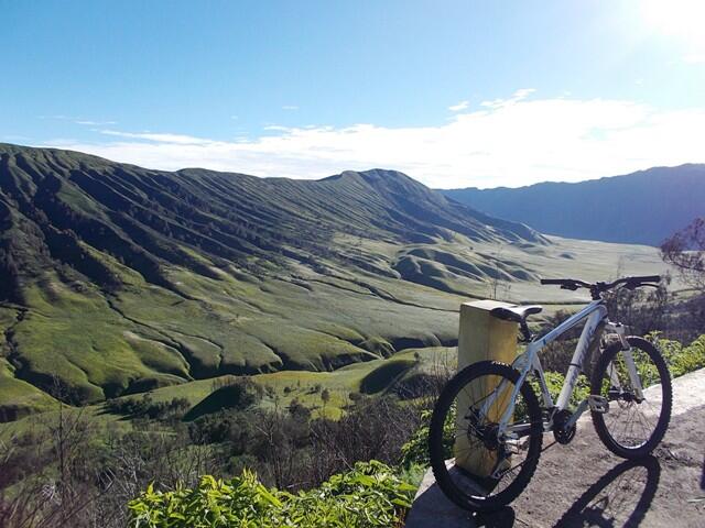 &#91;CARPER&#93; Mengitari kaldera, lautan pasir dan kawah Bromo