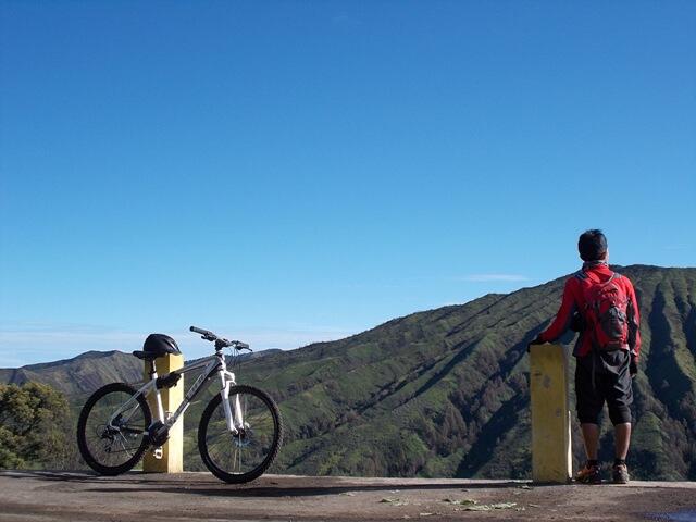 &#91;CARPER&#93; Mengitari kaldera, lautan pasir dan kawah Bromo