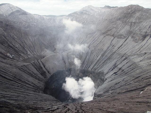 &#91;CARPER&#93; Mengitari kaldera, lautan pasir dan kawah Bromo