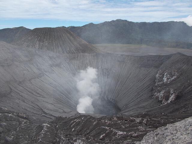 &#91;CARPER&#93; Mengitari kaldera, lautan pasir dan kawah Bromo