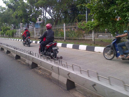 Separator Busway Akan Diganti Beton MCB