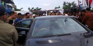 &#91;Curhat?&#93; Blusukan ke Kamal, Ahok Semobil dengan Jokowi