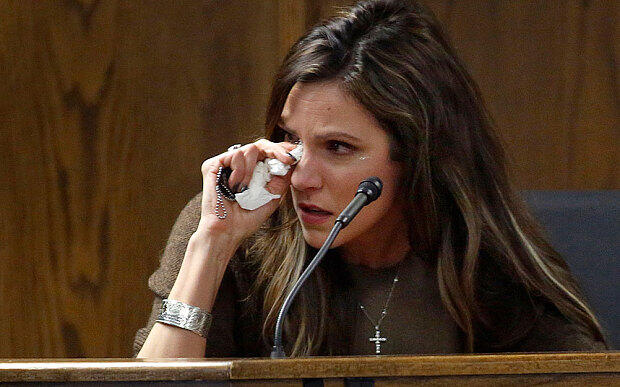 _-- WANITA CANTIK INI BERDUKA MENGENANG KEMATIAN &quot; AMERICAN SNIPER &quot; --__