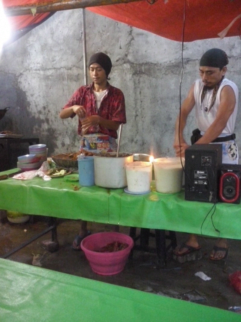 Bajak Laut anak buah Jack Sparrow alih Profesi Bisnis Kuliner