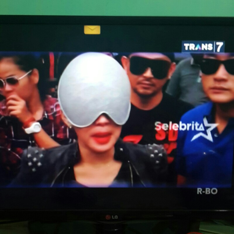 Gaya fenomenal Artis indo