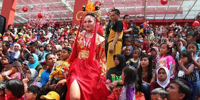 Meriahnya perayaan Imlek diberbagai daerah diIndonesia