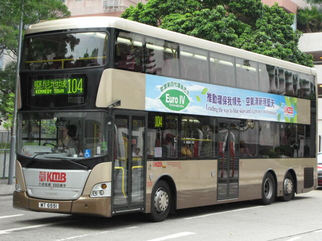 Menikmati Kota di Indonesia dengan Bus Tingkat Wisata