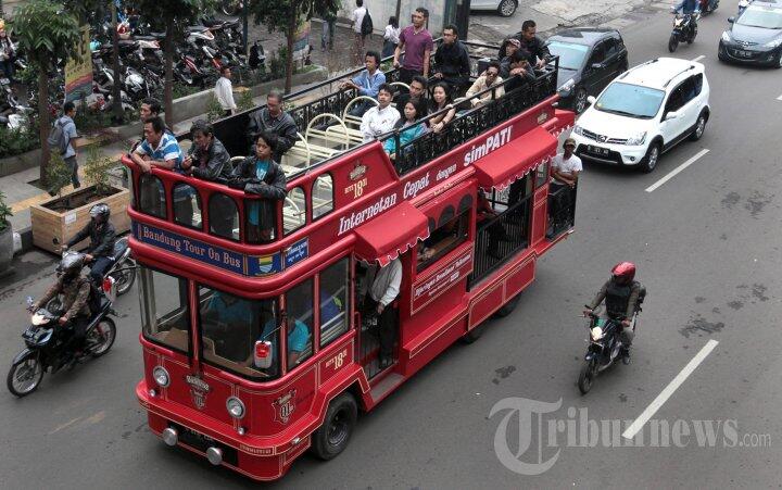 Menikmati Kota di Indonesia dengan Bus Tingkat Wisata