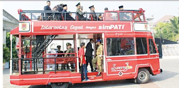 Menikmati Kota di Indonesia dengan Bus Tingkat Wisata