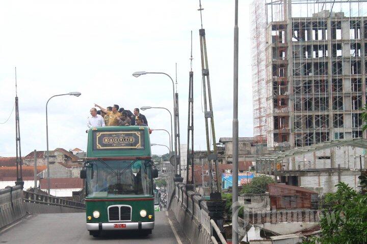 Menikmati Kota di Indonesia dengan Bus Tingkat Wisata
