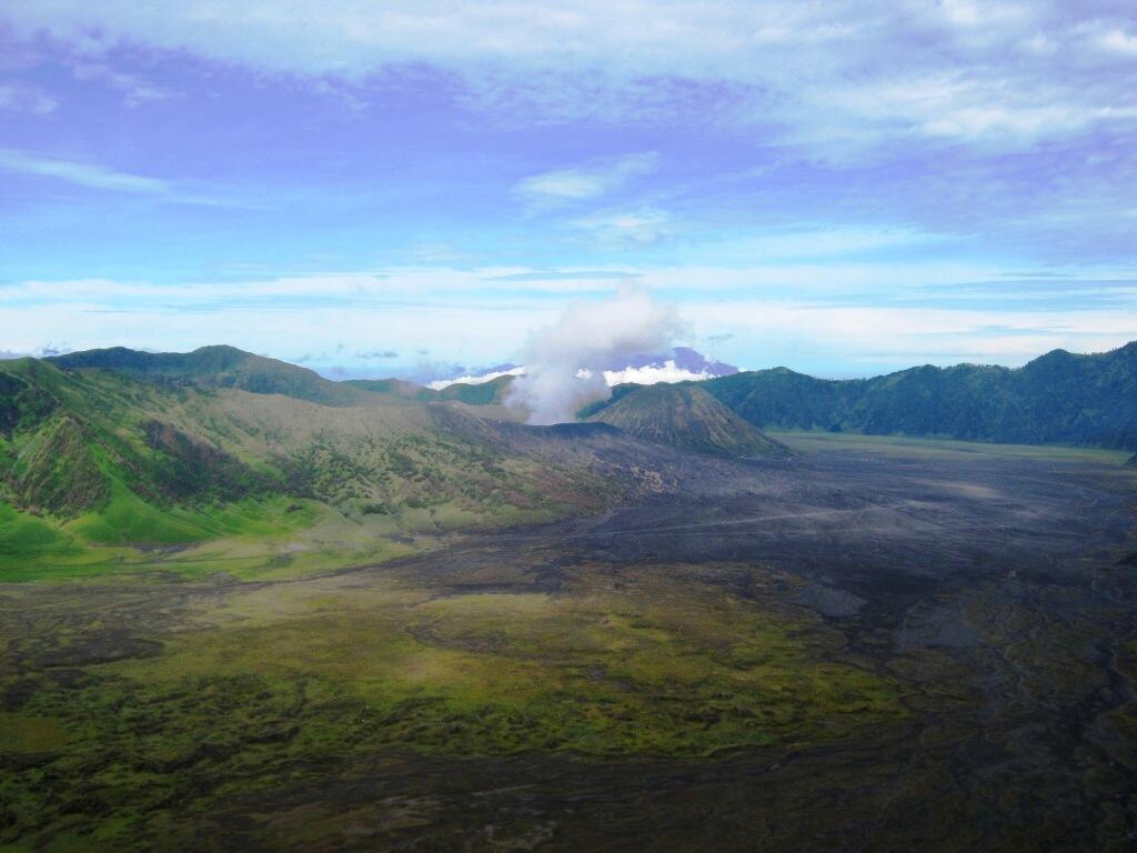 Menikmati view dari atas Bukit B29