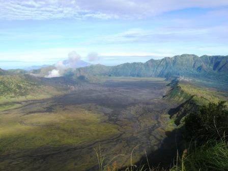 Menikmati view dari atas Bukit B29
