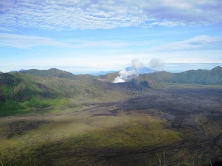 Menikmati view dari atas Bukit B29