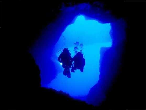 &#91;BLUE HOLE&#93; MISTERI LUBANG LAUT DARI ZAMAN ES 