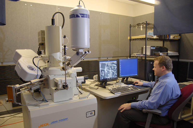Mikroskop Elektron &#91;Selamat Datang di Dimensi Nano&#93;