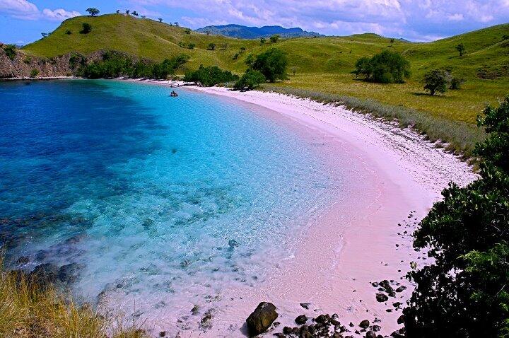 10 Pantai Terbaik di Indonesia