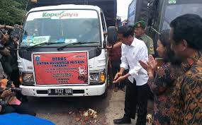 Hot News.. Operasi Pasar , Jokowi Sebar Beras Harga 1.600/kg..