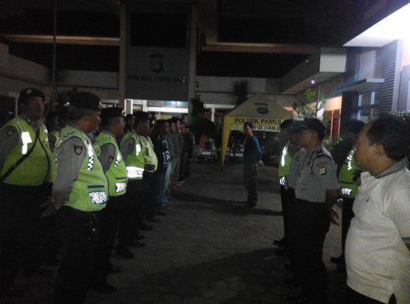 &#91;MANTAP GAN !! &#93; Taktik Polisi Tangkap Begal Motor 