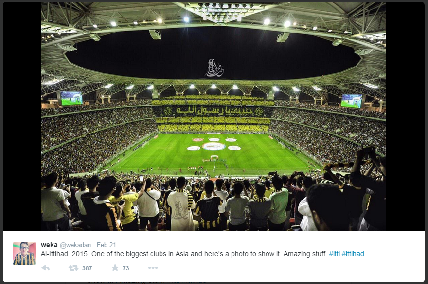 Ribuan Supporter Gemuruhkan Stadion dengan Sholawat Nabi