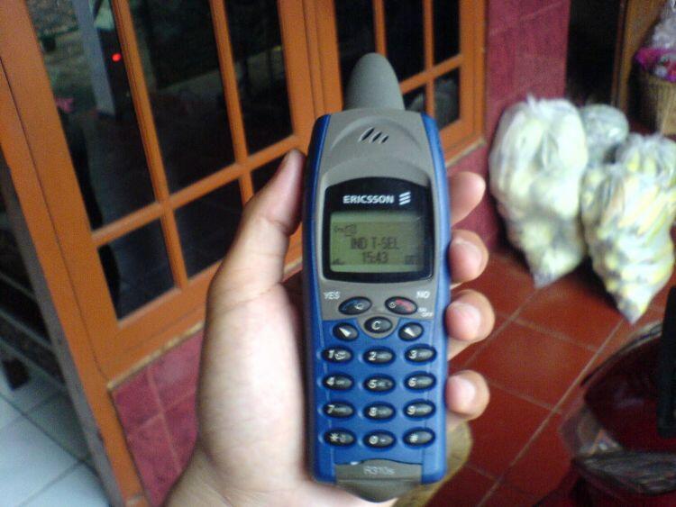 Barisan Kenangan yang Membuatmu Teringat Masa-Masa Bahagia Bersama HP Jadulmu