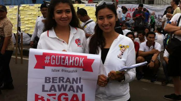 Wuihh, Ini Foto-foto Cantiknya Gadis-gadis Demonstran Pendukung Ahok !