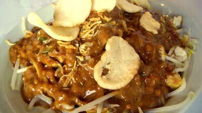 10 Makanan Indonesia Paling Terkenal di Luar Negeri
