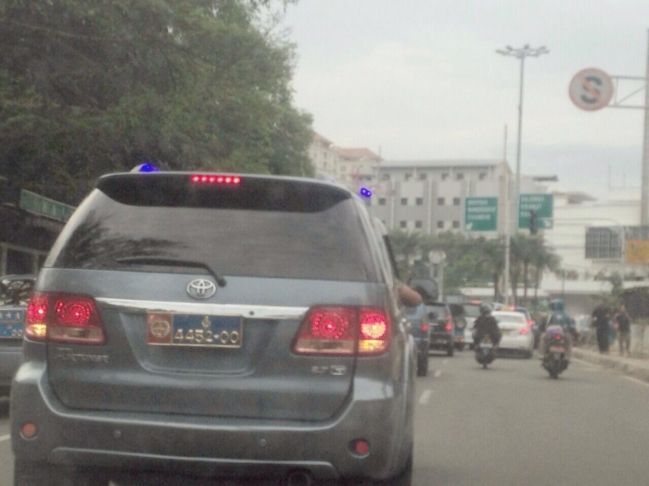 &#91;Surat Pembaca&#93; Untuk Iring-iringan mobil TNI-AL