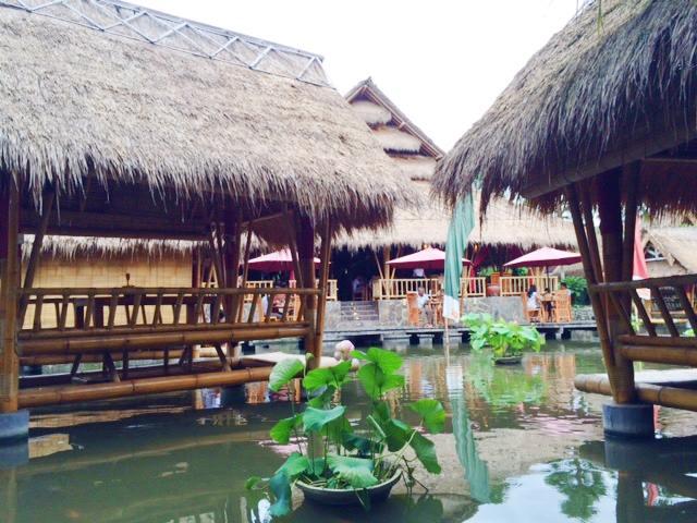 Tempat Nongkrong - Makan yang Uenak &amp; Cozy di Bali