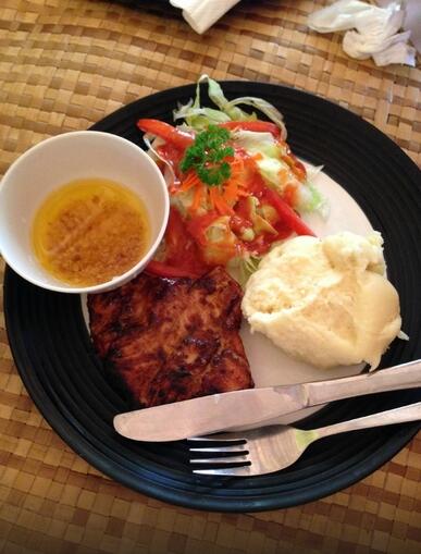 Tempat Nongkrong - Makan yang Uenak &amp; Cozy di Bali