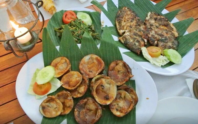 Tempat Nongkrong - Makan yang Uenak &amp; Cozy di Bali